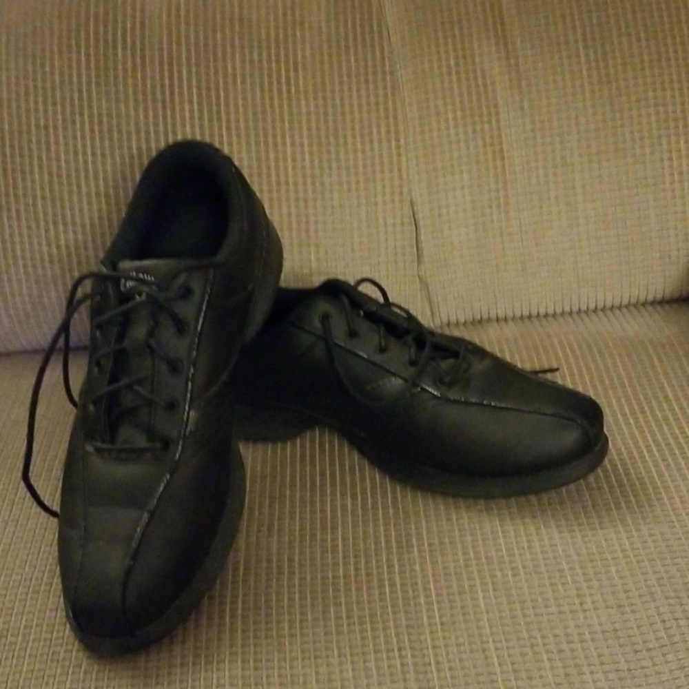 Womens CALLAWAY Golf Shoes - size 7 worn ONCE